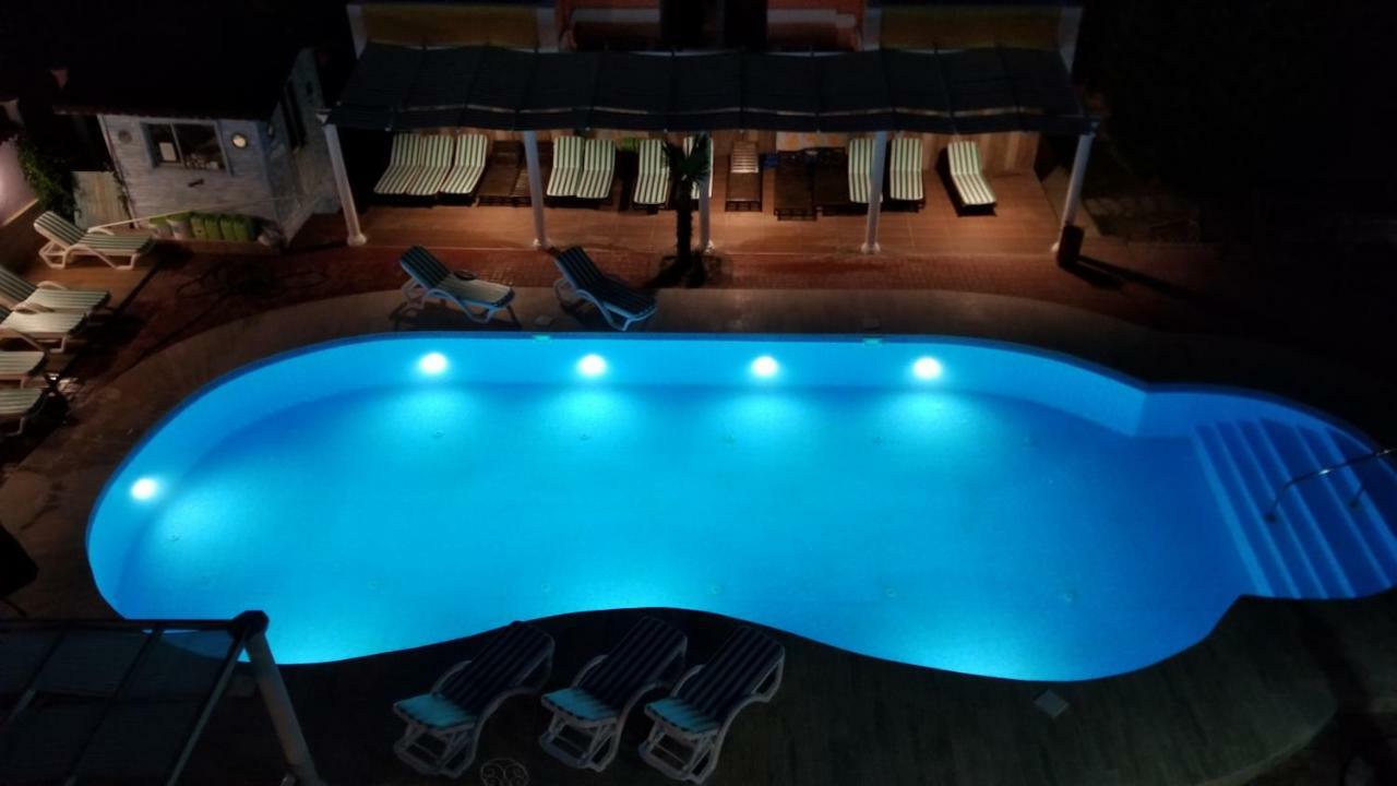 Cunda Leo Boutique Hotel & Pool Аявали Екстериор снимка